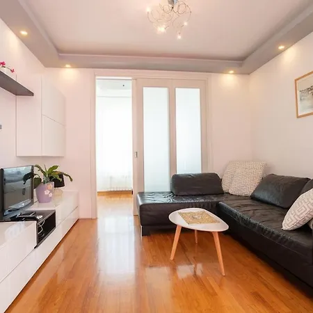 Lägenhet Dc Belgrade, Modern, Super Comfy, Garage Parking