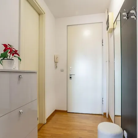 Dc Belgrade, Modern, Super Comfy, Garage Parking * Belgrad